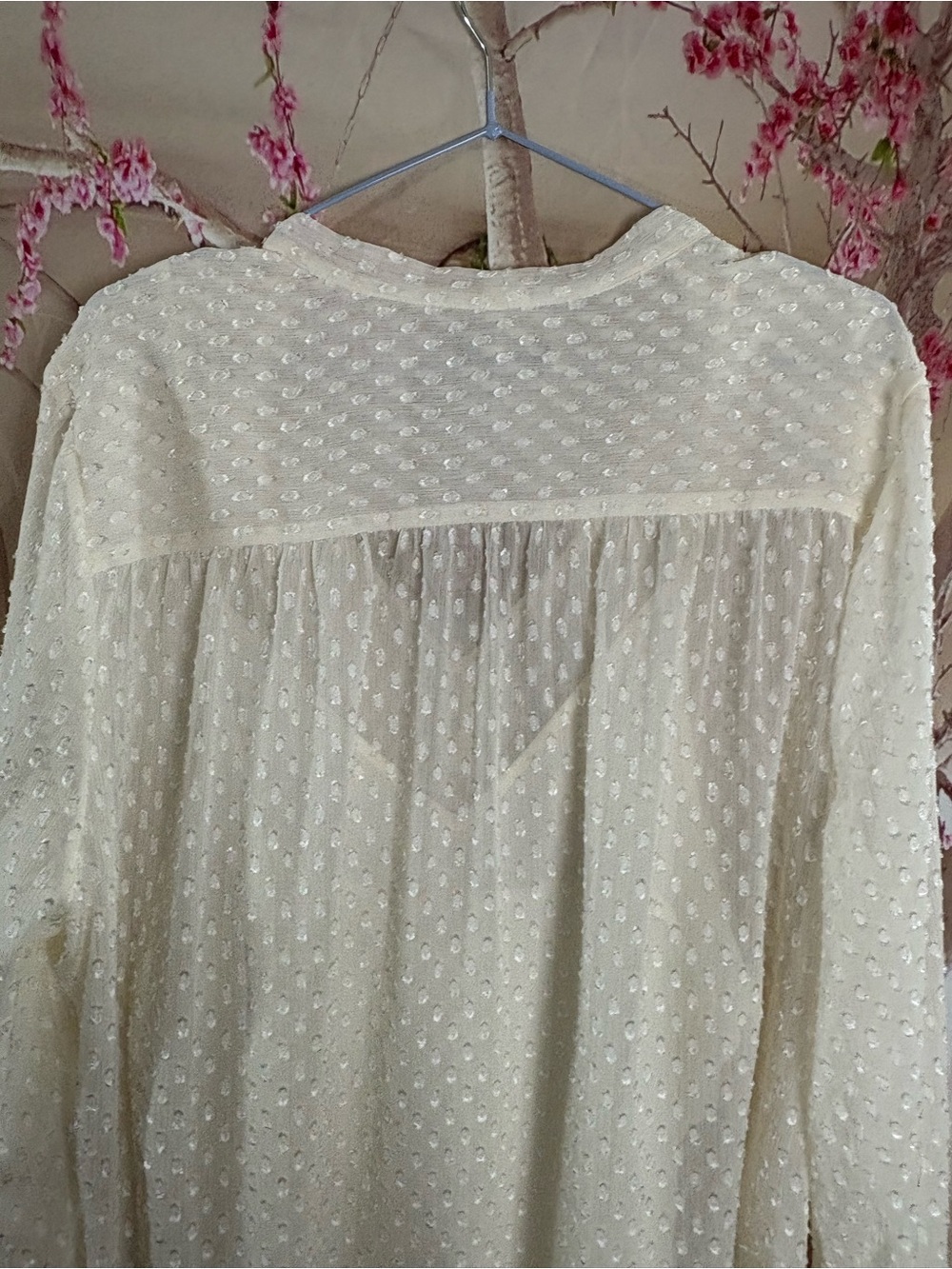 NEW NYDJ Cream Crinkle Clip Swiss Dot V-Neck Peasant Blouse - Picture 6 of 11